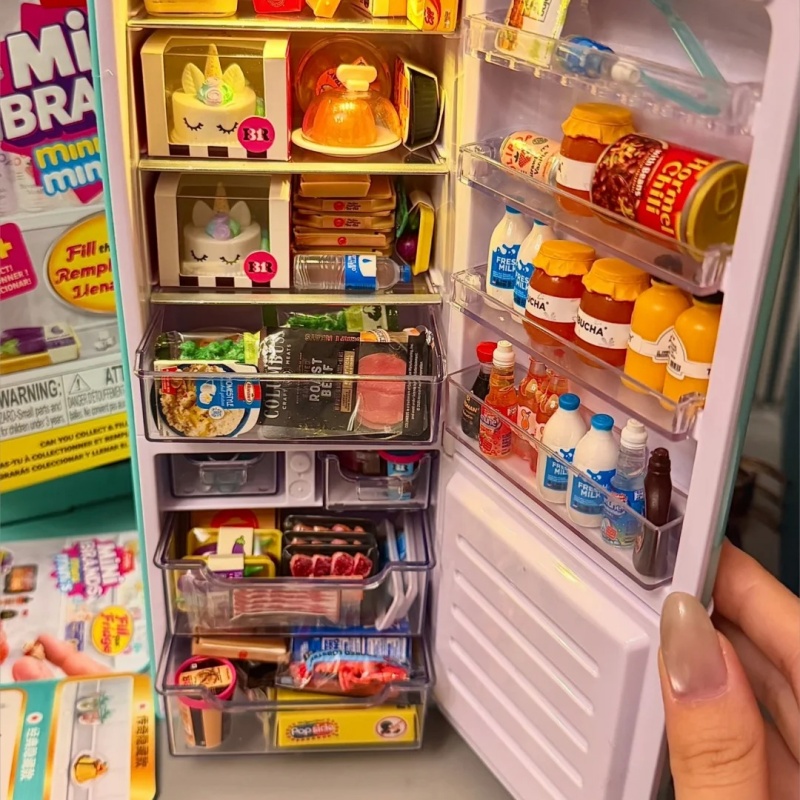 Kids Toys Brands - ชุดของเล่นมินิแบรนด์ส์ ฟิลเดอะฟริดจ์, ตู้เย็นมินิสไตล์เรโทรพร้อมลูกบอลเซอร์ไพรส์ขนาดเล็ก, ของขวัญน่ารักสำหรับเด็กสะสม