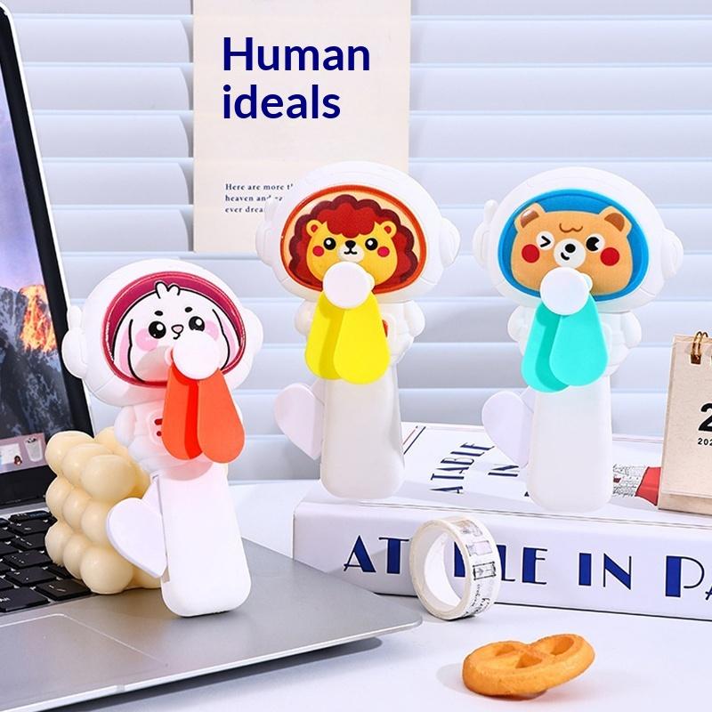 Kid Toys Ads - พัดลมมือถือลายการ์ตูนไอศกรีมคุกกี้ขนาดเล็ก พัดลมพกพาสำหรับฤดูร้อนแบบสุ่ม 1 ชิ้น ของเล่นน่ารัก ของขวัญวันเกิดสำหรับเด็ก